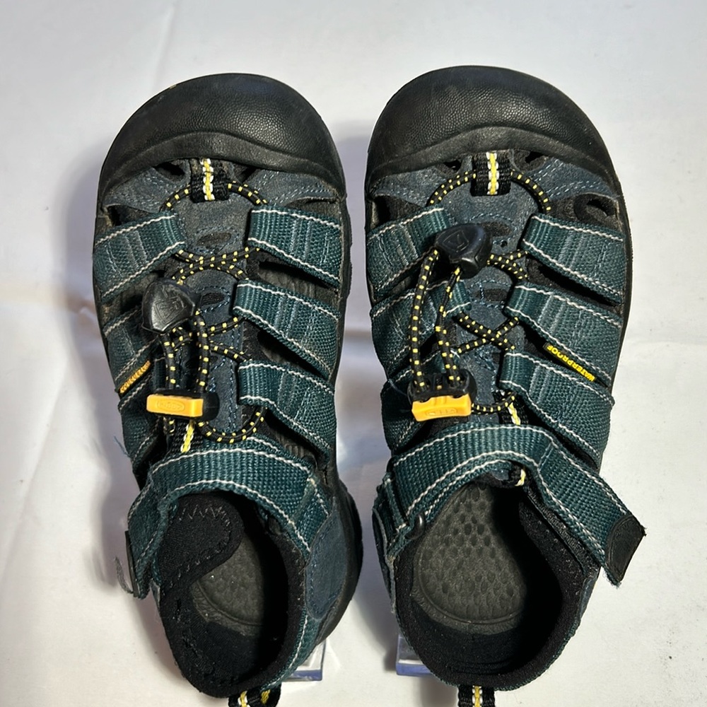Keen Kids Newport waterproof Sandals Size 13-EUC